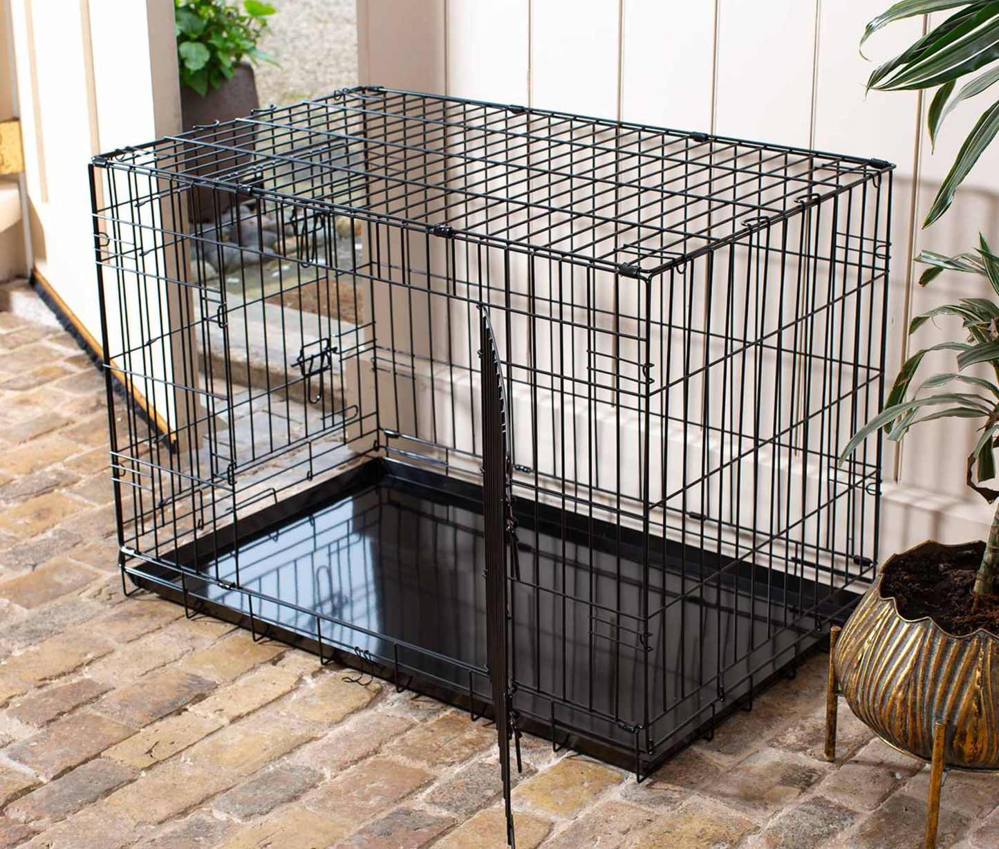 Heavy Duty Deluxe Dog Crate in Black