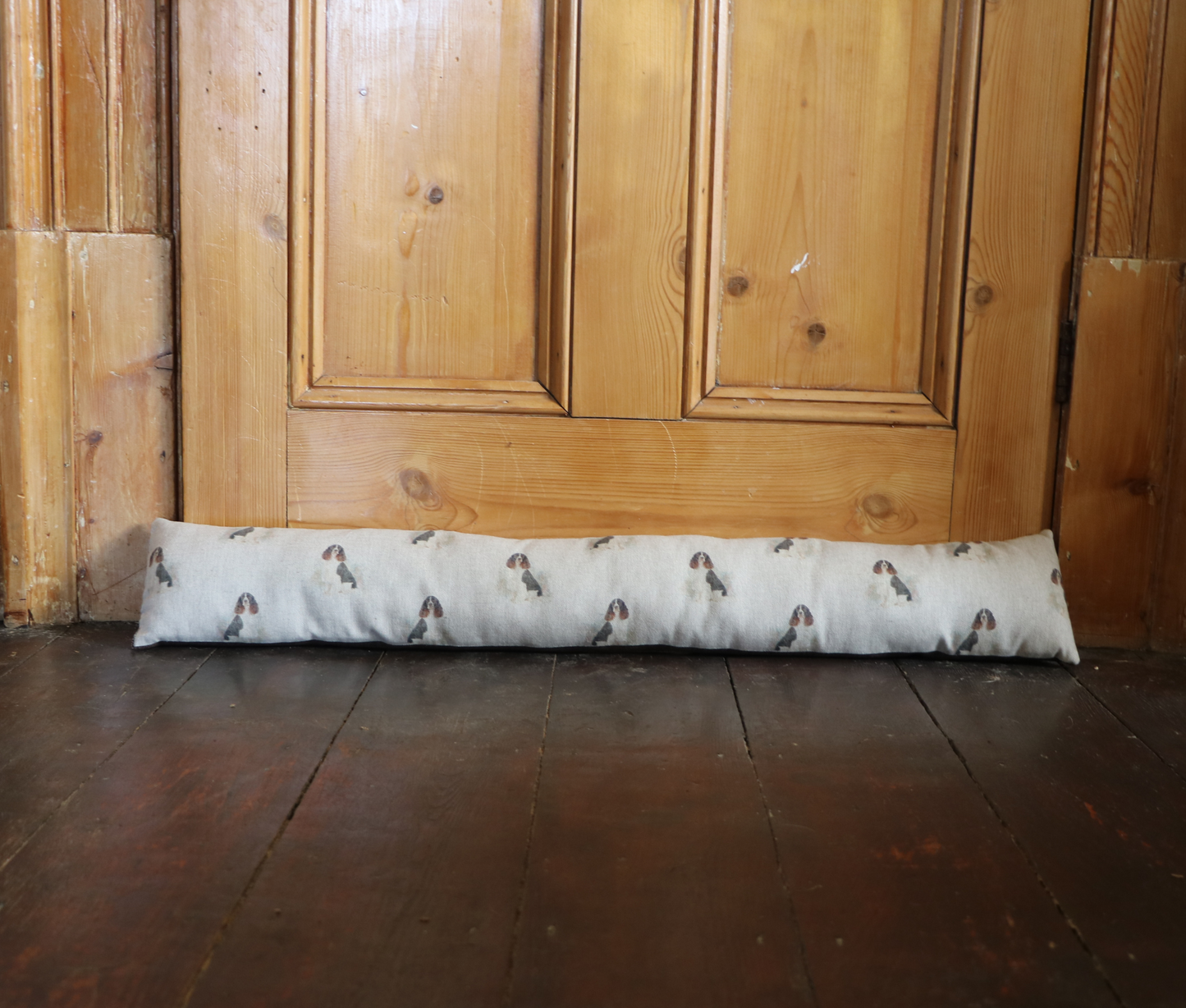 Country Style Draught Excluder – Add Warmth and Rustic Charm to Your Home