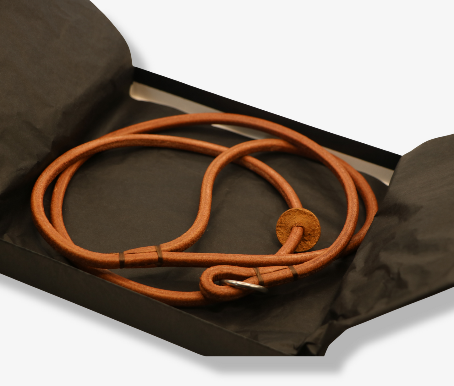 Kugae Rolled British Leather Slip Lead